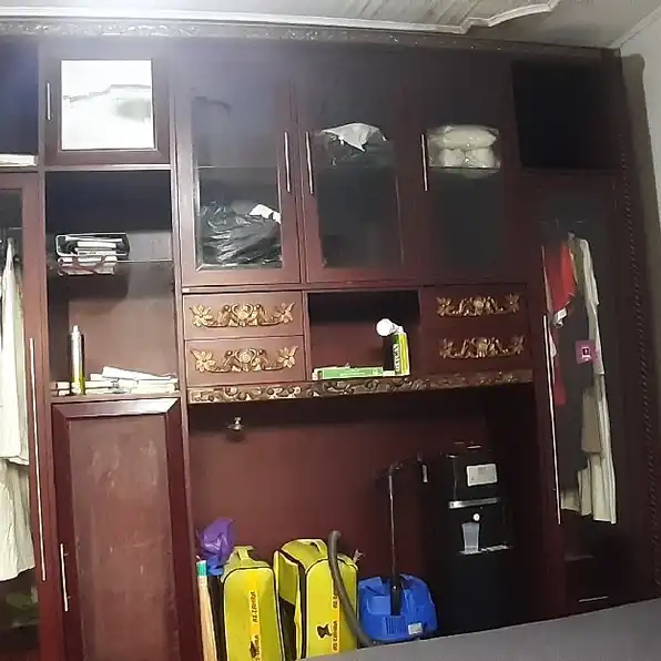 di jual cepat lemari dan mini bar dari kayu jati