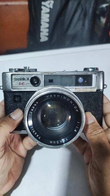 Dijual kamera analog jadul Yashica Lynx 1C lensa 45 mm