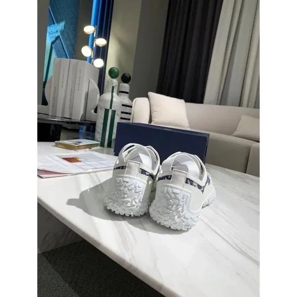 Sepatu sneakers unisex dior