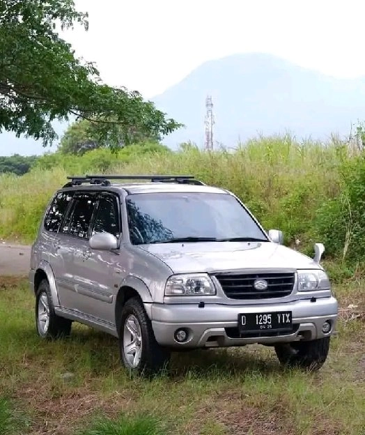 suzuki escudo XL7 tahun 2005