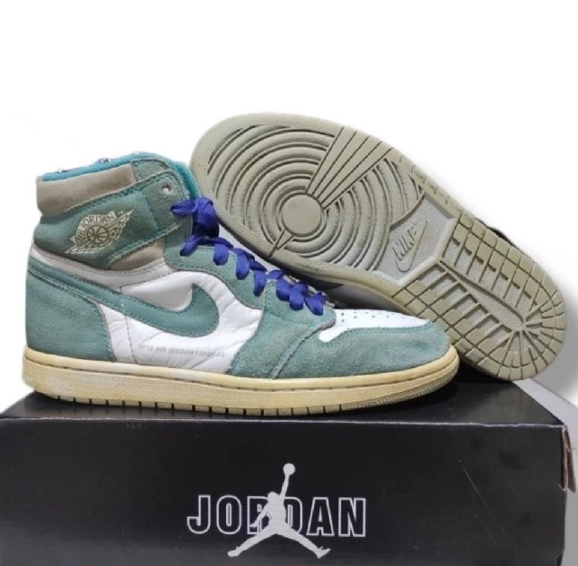 Sepatu Original Nike JORDAN 1 RETRO HIGH TURBO GREEN size 42 insole 26.5cm Tembus UPC dan Barcode