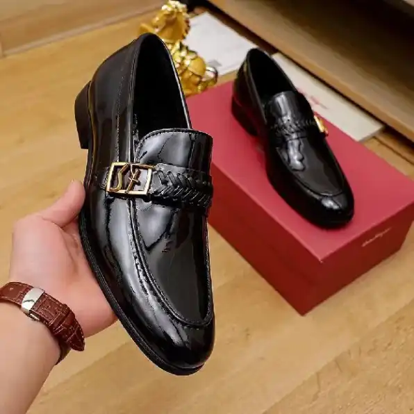 Sepatu pantofel formal pria salvatore ferragamo