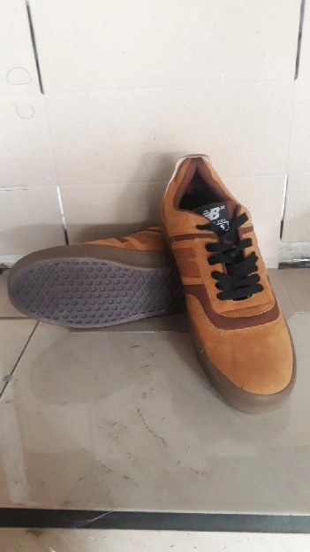 Sepatu Nb Warna Tan