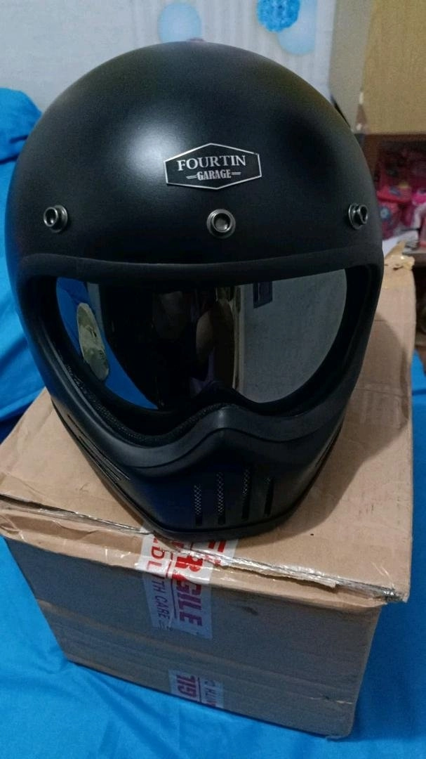 helm cakill hitam