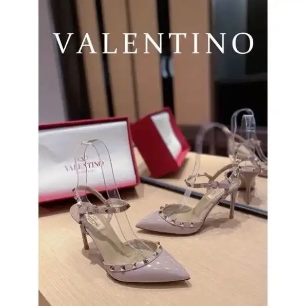 Sepatu heels Valentino classic style women's shoes