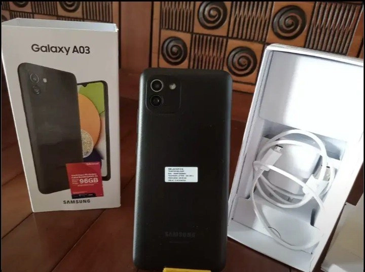 SAMSUNG A03. 3+4_32 gb like new