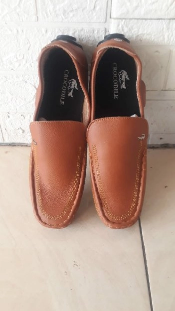 Sepatu Slip On Warna Coklat Muda