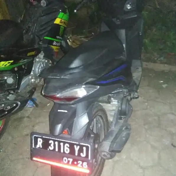 sy mau gadai motor motor beat THN 2021 plat R