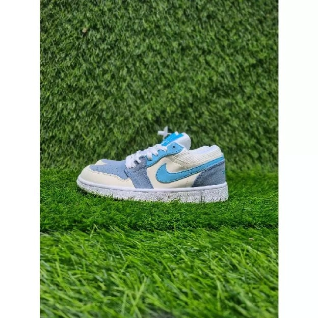 sepatu sneakes nike junior unc