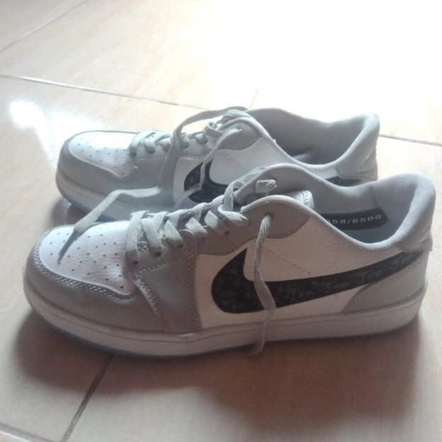 sepatu dior size42 