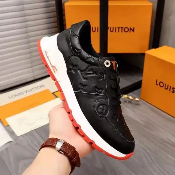 Sepatu sneakers pria louis vuitton lv