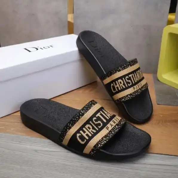 Sandal selop slide slippers flat pria dior