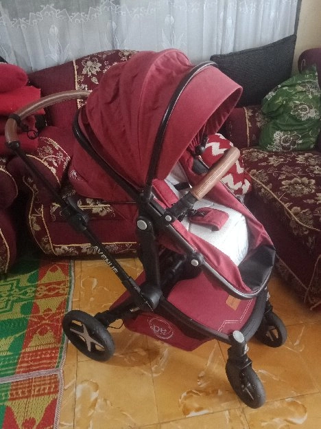 Stroller babyelle s391 avenue red made in germany masih seperti baru jarang di pakai..