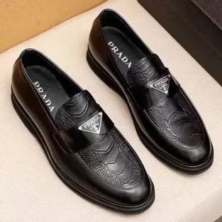 Sepatu pantofel formal pria prada