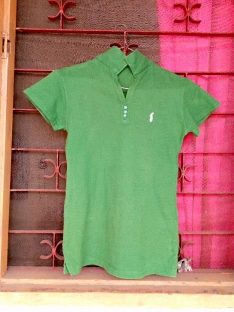 baju kaos kerah lengan pendek merk Polo