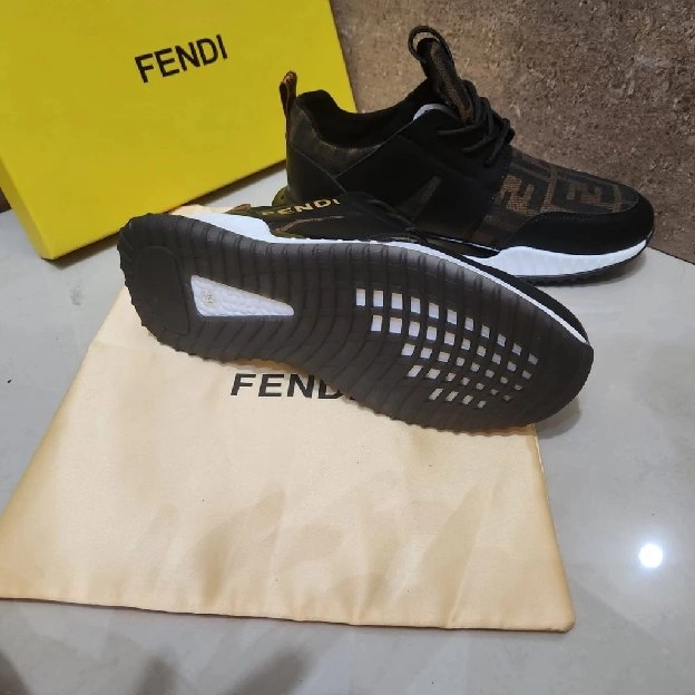 sepatu cowok fendi sneakers pria men shoes run away