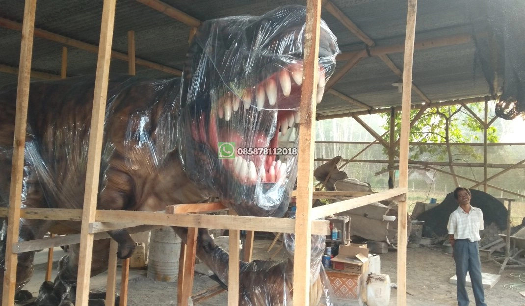 Patung Dinosaurus