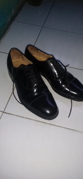 sepatu merk BOGGI MILANO