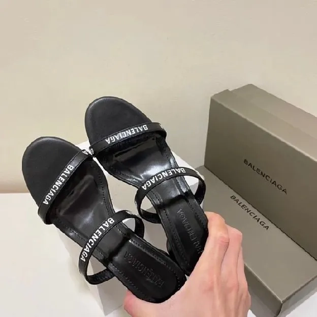 Sandal heels wanita balenciaga