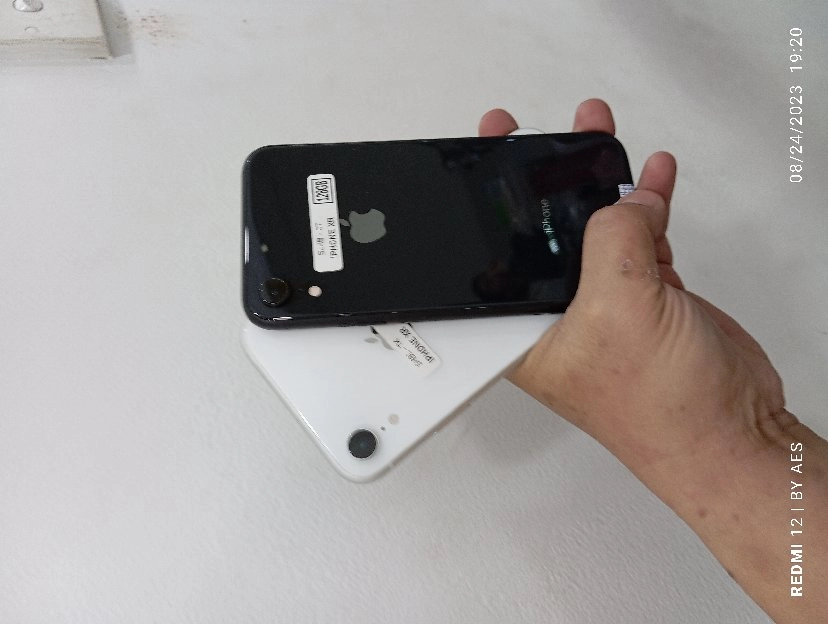 SEKEN MULUS IPHONE XR 64GB, BERGARANSI, ALL OPERATOR