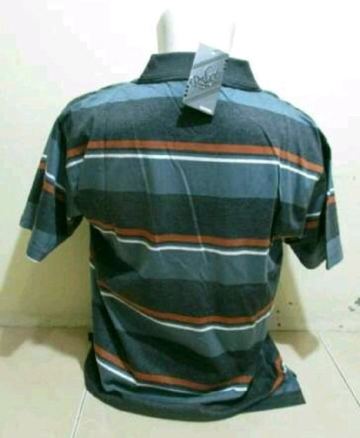 Kaos Kerah Simpel dan Elegan Motif Garis