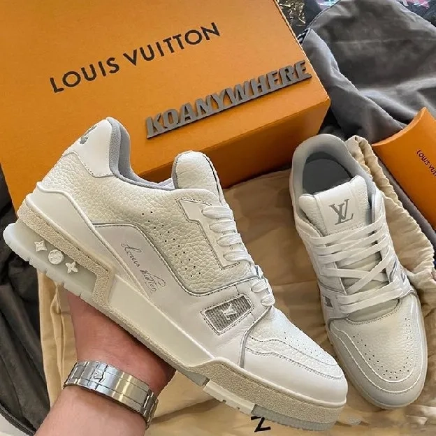 Sepatu sneakers pria louis vuitton lv low top skateboard