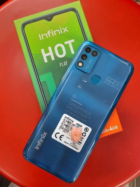 Infinix hot 10 play RAM 4/64GB