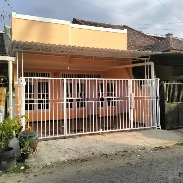 Rumah Siap Huni 1¹/² Lantai Medayu Utara Rungkut Surabaya SHM 650jt 