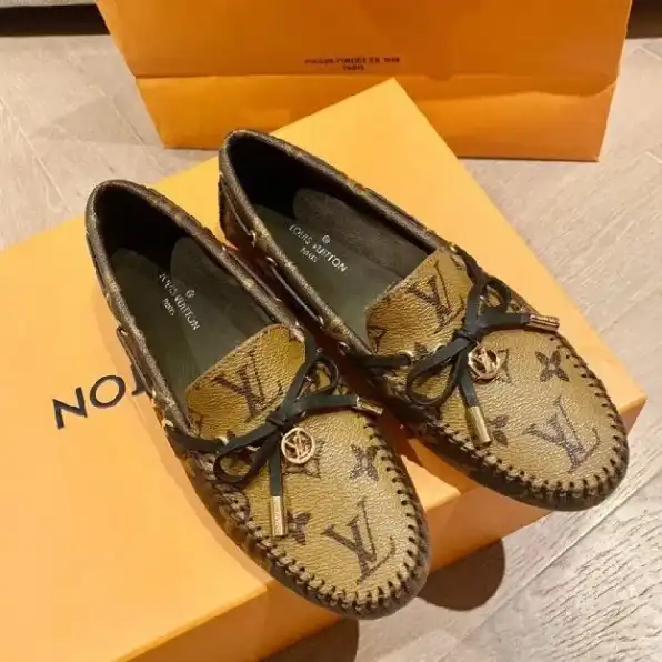 Sepatu loafers wanita louis vuitton lv peas shoes