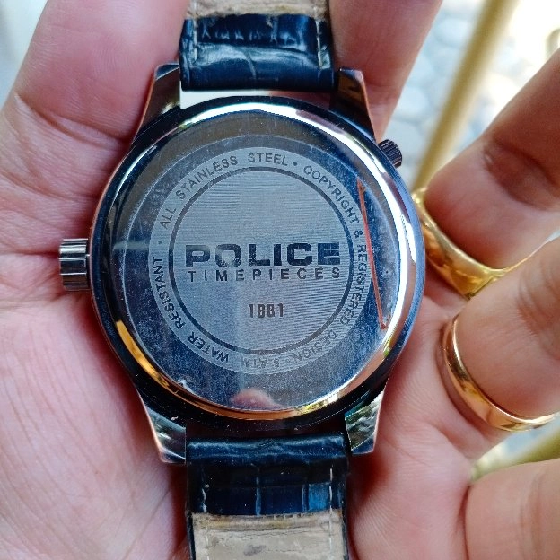 jam police dua mesin