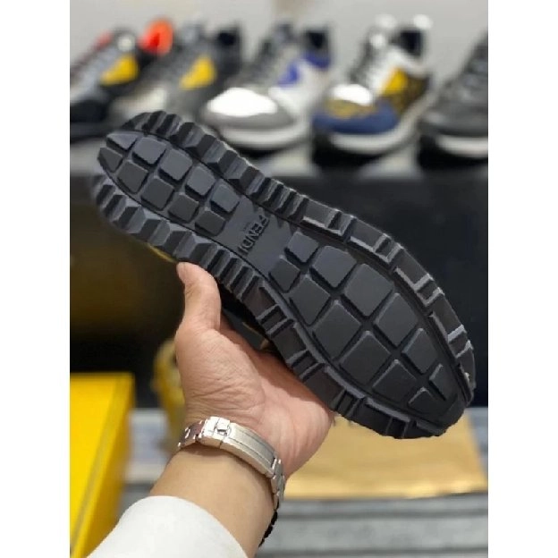 sepatu sneakers pria fendi