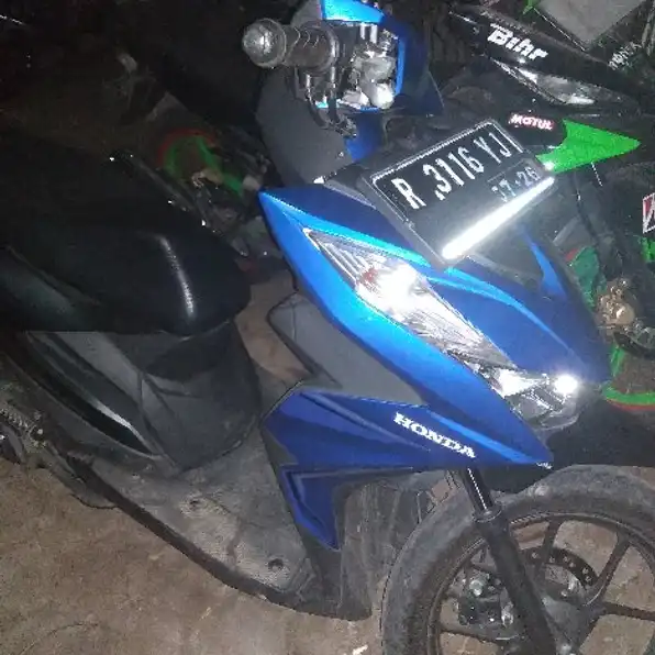 sy mau gadai motor motor beat THN 2021 plat R