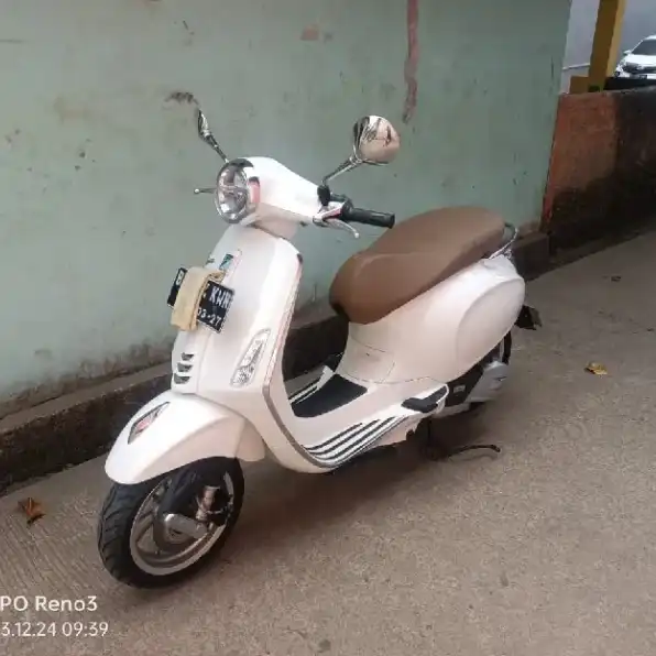 Vespa Primavera i-get abs 150cc km low 2000an