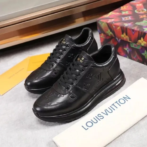 Sepatu sneakers pria louis vuitton lv