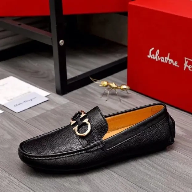 Sepatu loafers salvatore ferragamo pria