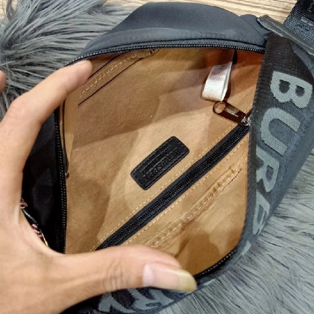 Waistbag BURBERRY MEDIUM VINTAGE CHECK ECONYL Bumbag Black