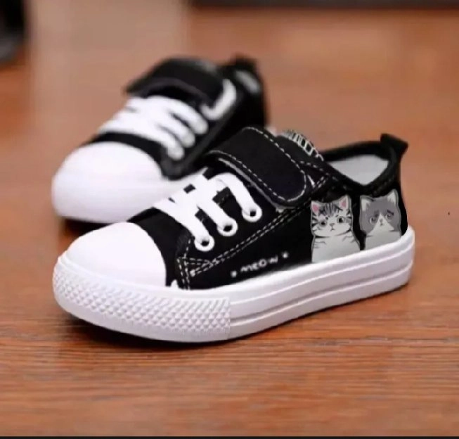 Sepatu Sneaker Anak Perempuan motif Tali Prepet Canvas Meow Hitam Abu 