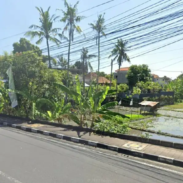 Dikontrakan 13 are, Jl. Raya Kesambi Gunung Salak Kerobokan Kuta Utara