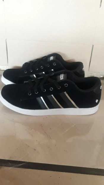 Sepatu Adidas Warna Hitam