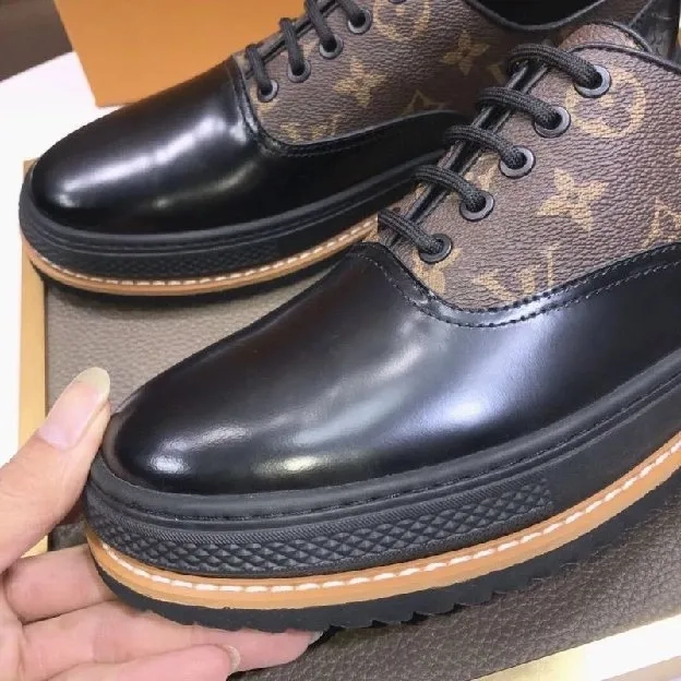 Sepatu pantofel formal pria louis vuitton lv