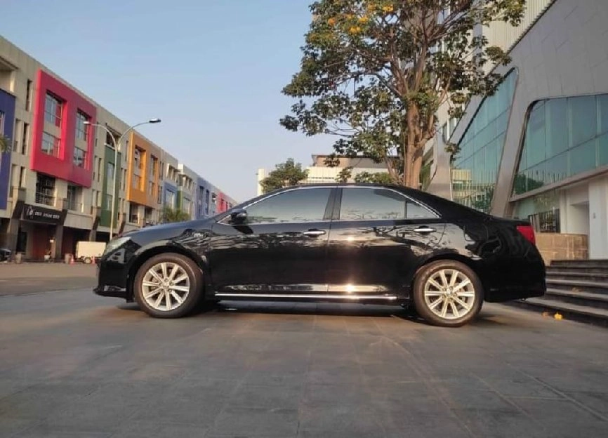 KM115rb!! Toyota Camry V 2.5 2013 at LIKE NEW!!