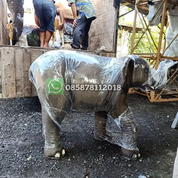 Patung Gajah Kecil