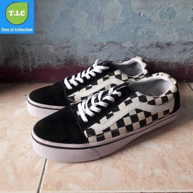 Sepatu Vans Pendek