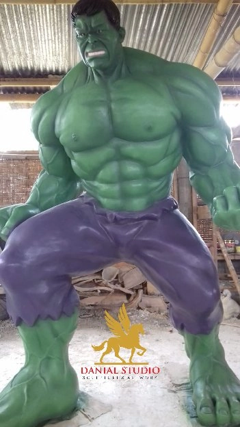 Patung Hulk