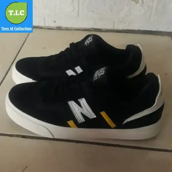 Sepatu Nb