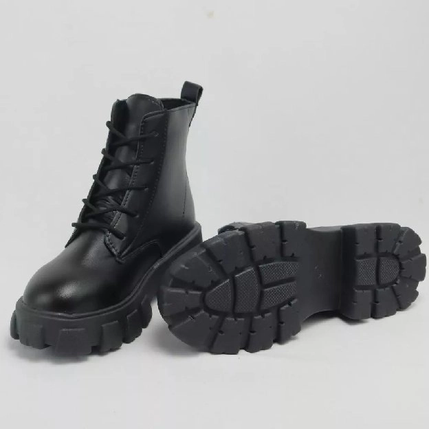 Sepatu Boots Wanita