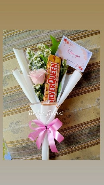 buket bunga + coklat Silverqueen cimahi bdg