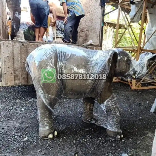 Patung Gajah Kecil