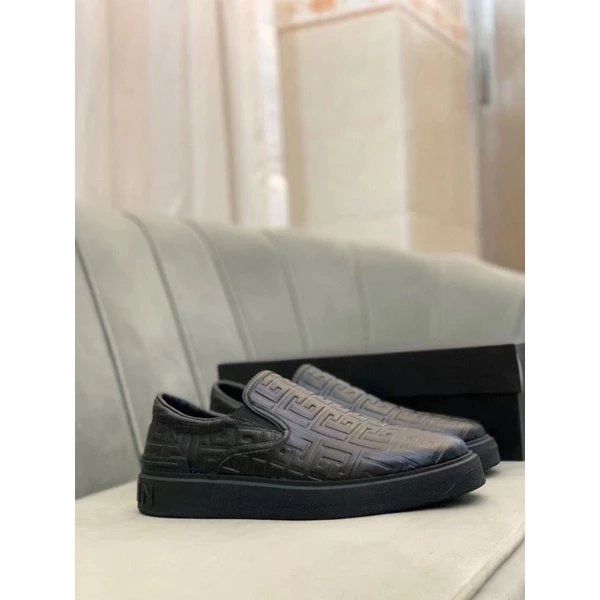 sepatu slip on pria balmain