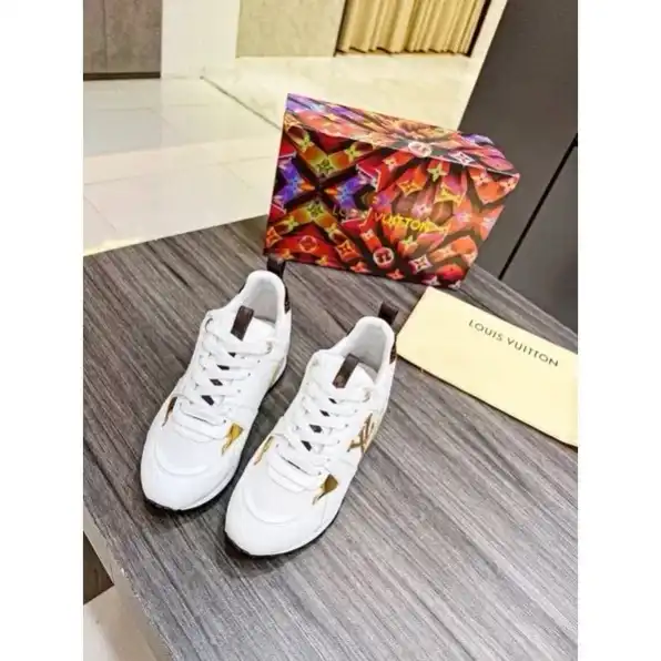 Sepatu sneakers wanita louis vuitton lv